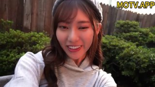 高颜值小美女午机车上发骚 精致脸蛋好身材挡不住小弟硬了，少女与大爷刺激操穴勾引啪啪爽了